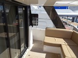 Sealine F42- cockpit